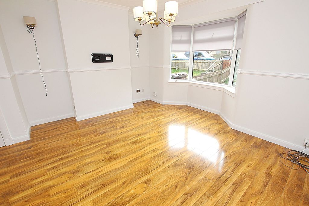 Property photo 1 of 15 Lounge
