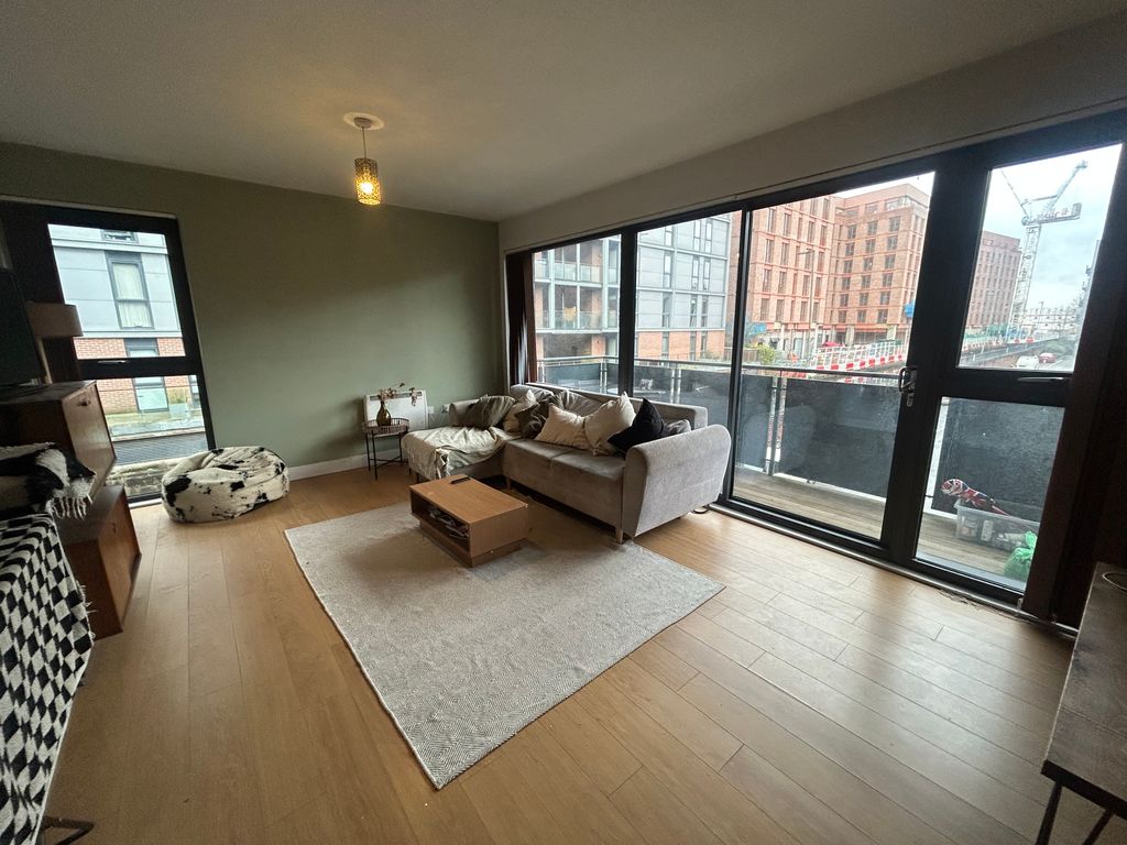 Property photo 2 of 11