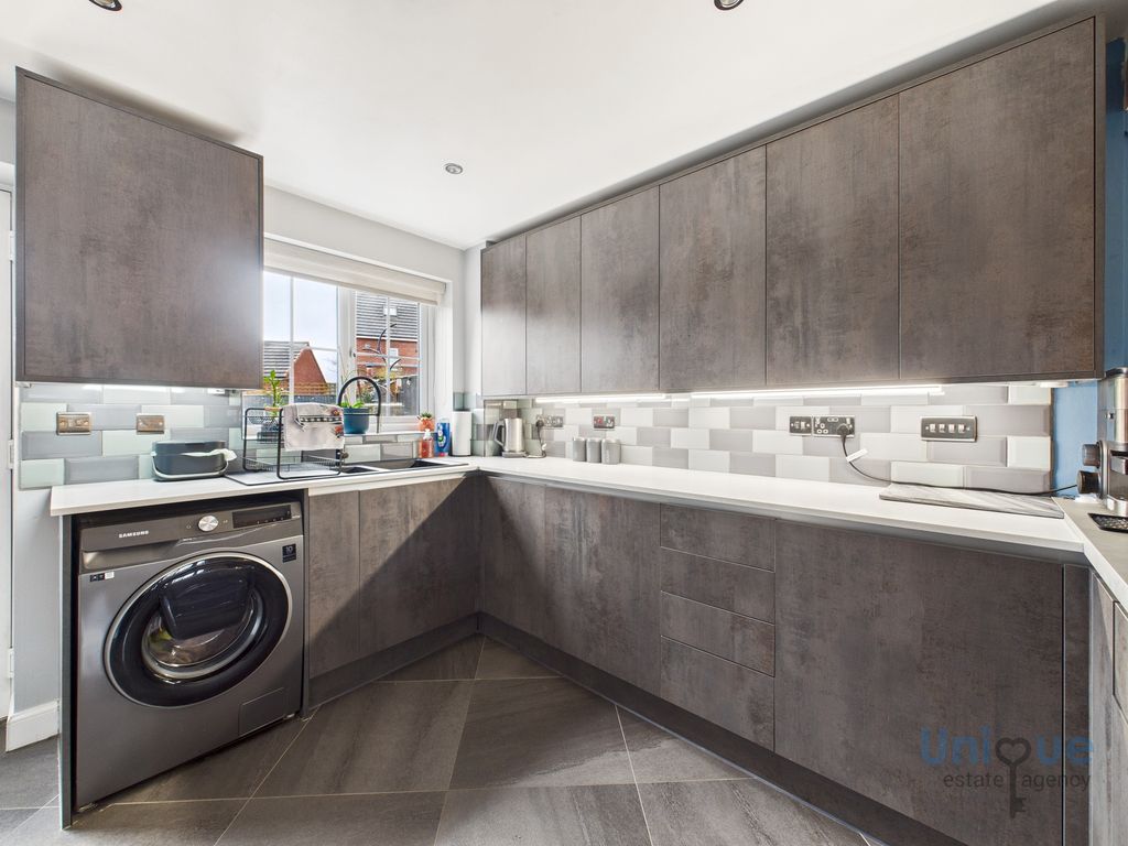 Property photo 2 of 25