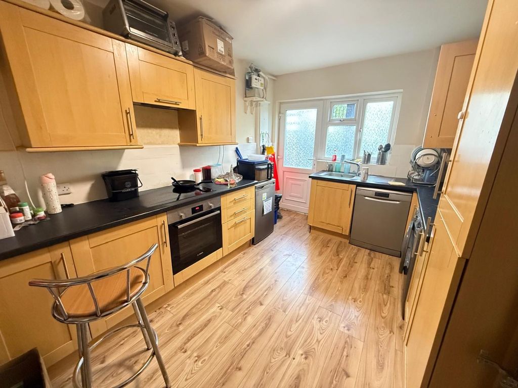 Property photo 3 of 8 5276074
