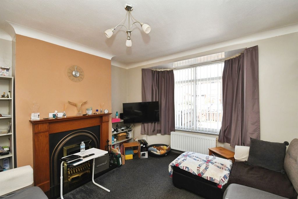 Property photo 3 of 13