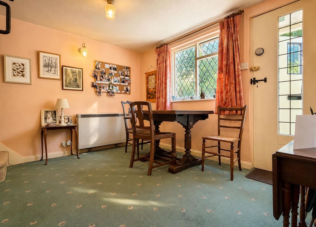 Property photo 2 of 26 E55C6651-3B6E-4475-8Ceb-748Bcf9Ec358.Png