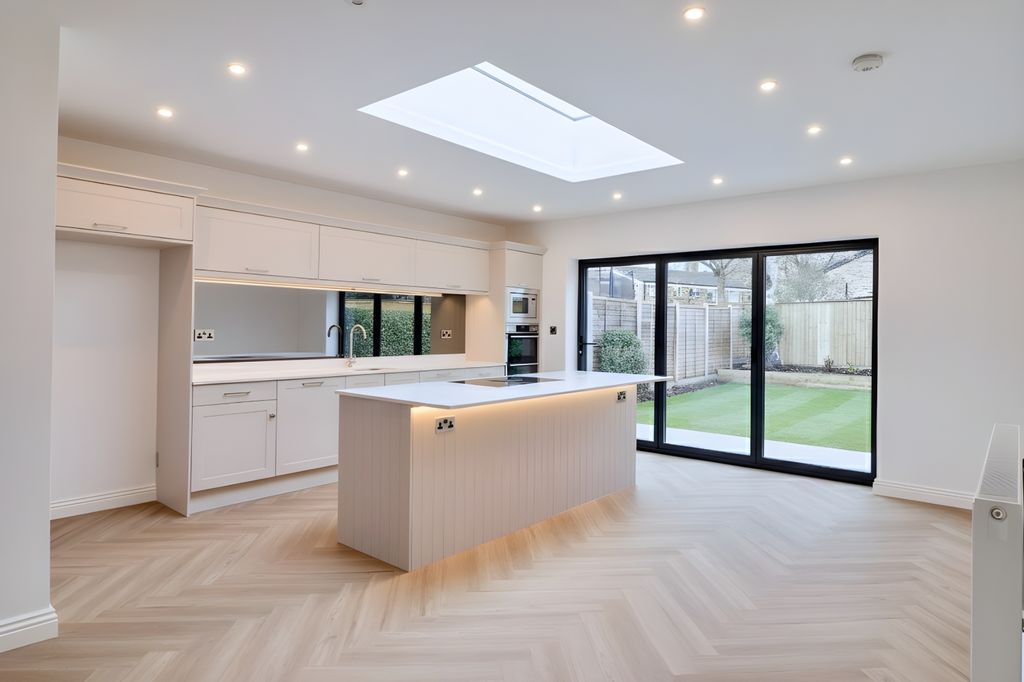 Property photo 3 of 20 Kitchen Area