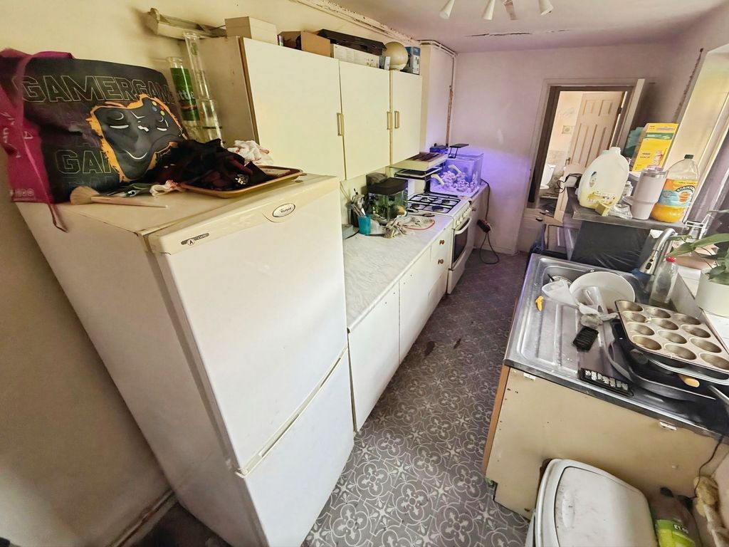 Property photo 3 of 4