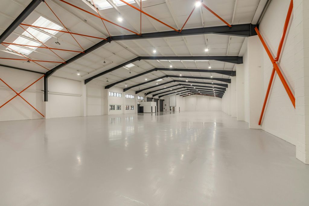 Property photo 2 of 7 8676230-Interior21-800.Jpg