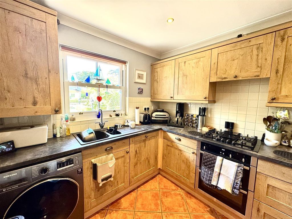 Property photo 2 of 26 Kitchen