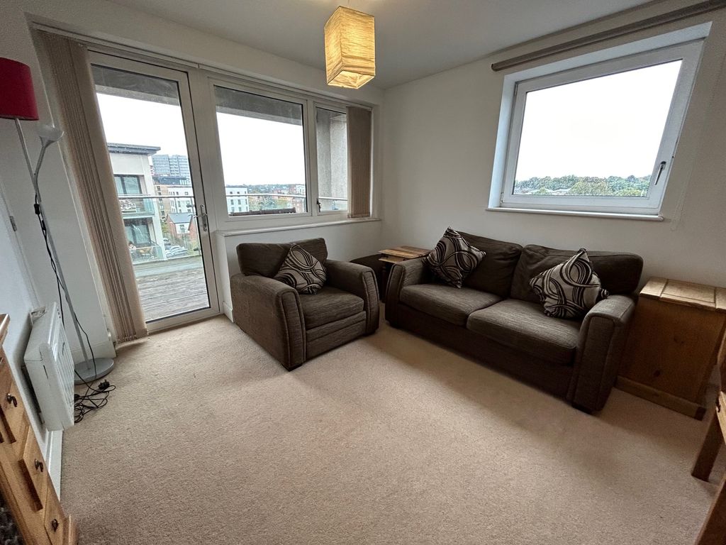 Property photo 2 of 7