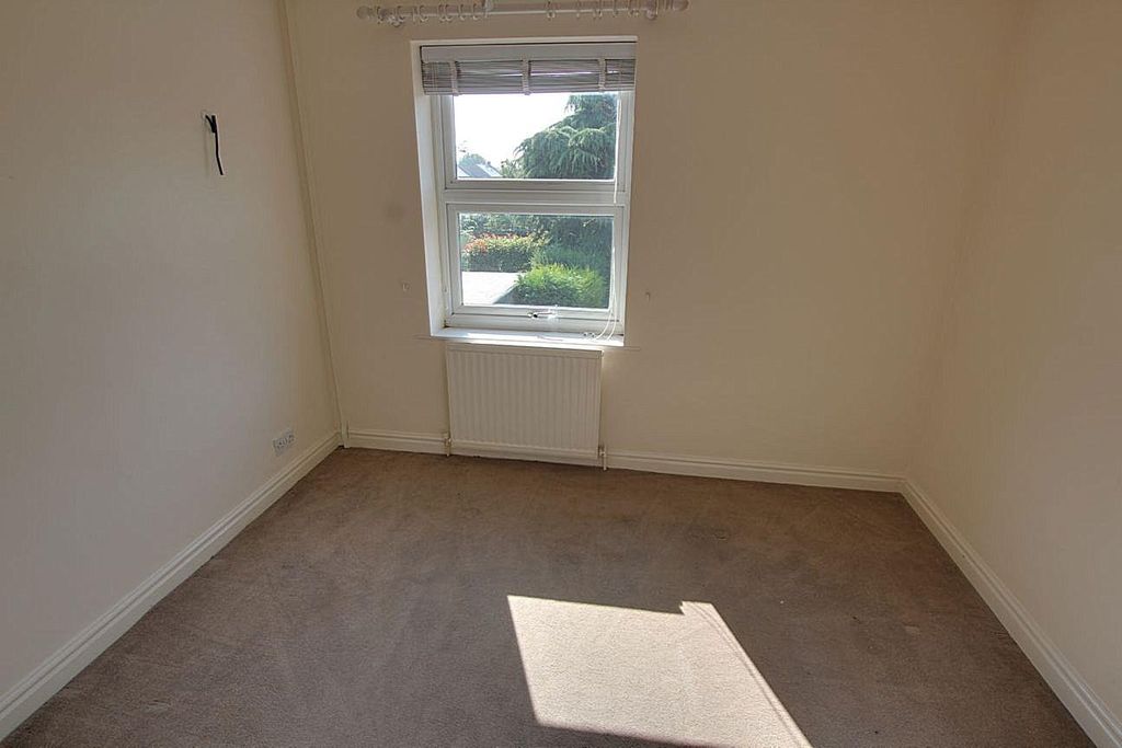 Property photo 3 of 6 Bedroom 1