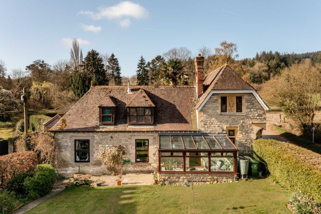 Property photo 1 of 31
