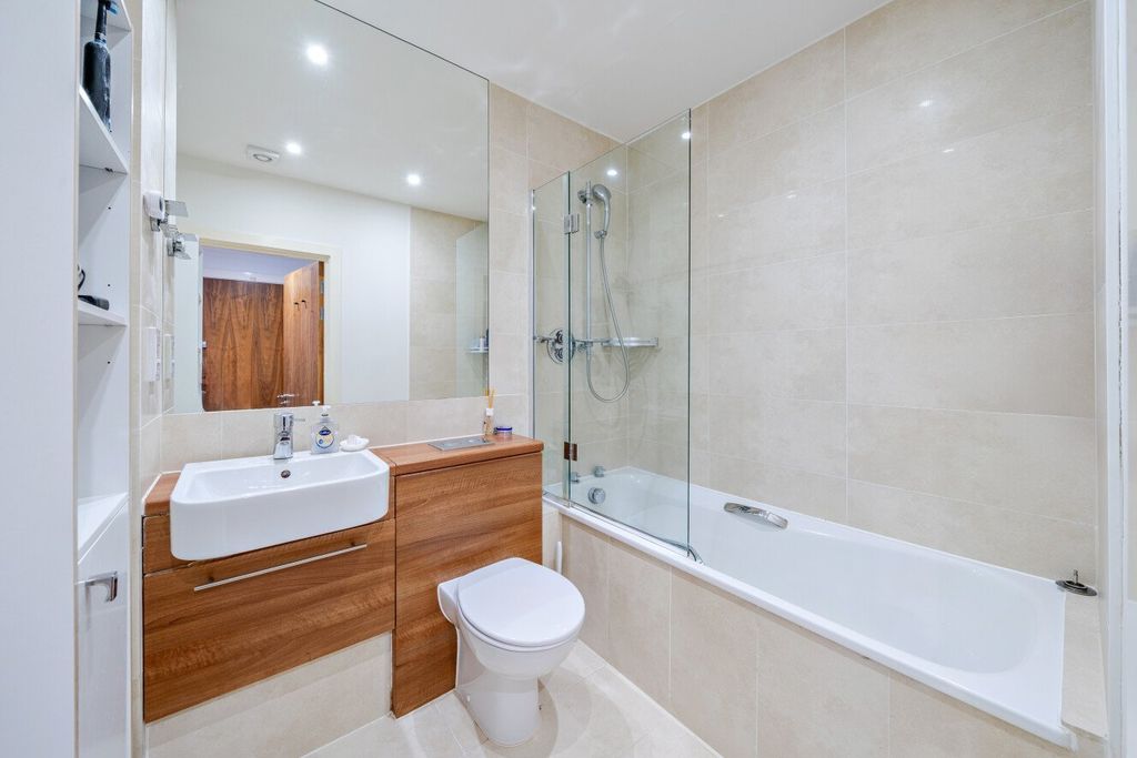 Property photo 3 of 21 Picture No. 09