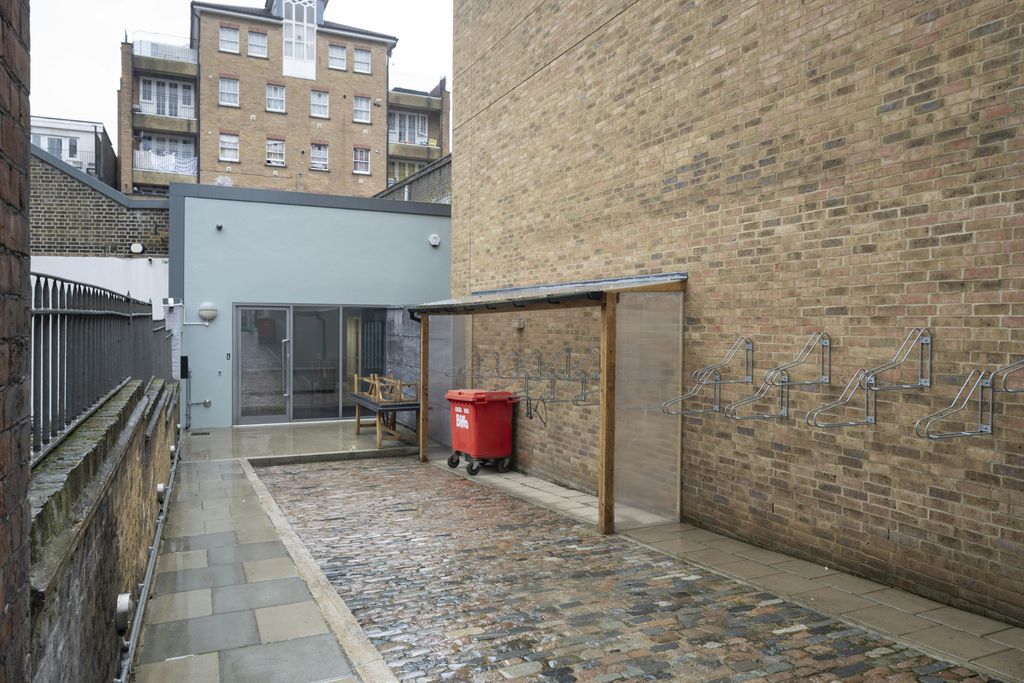 Property photo 3 of 12 External