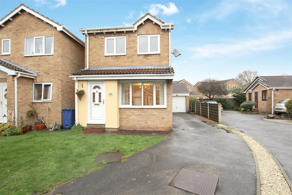 Property photo 1 of 18