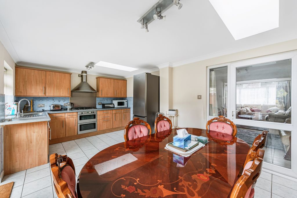 Property photo 2 of 12