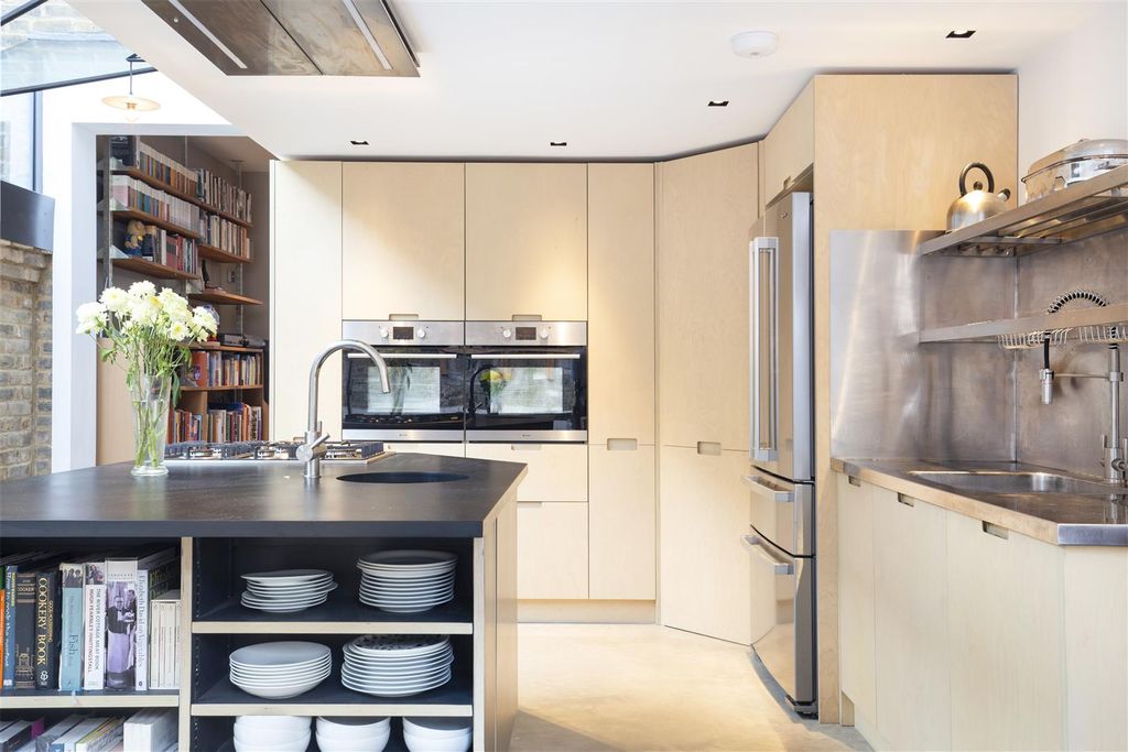 Property photo 2 of 9 Lettings Hammersmith Springvale Terrace - Kitchen