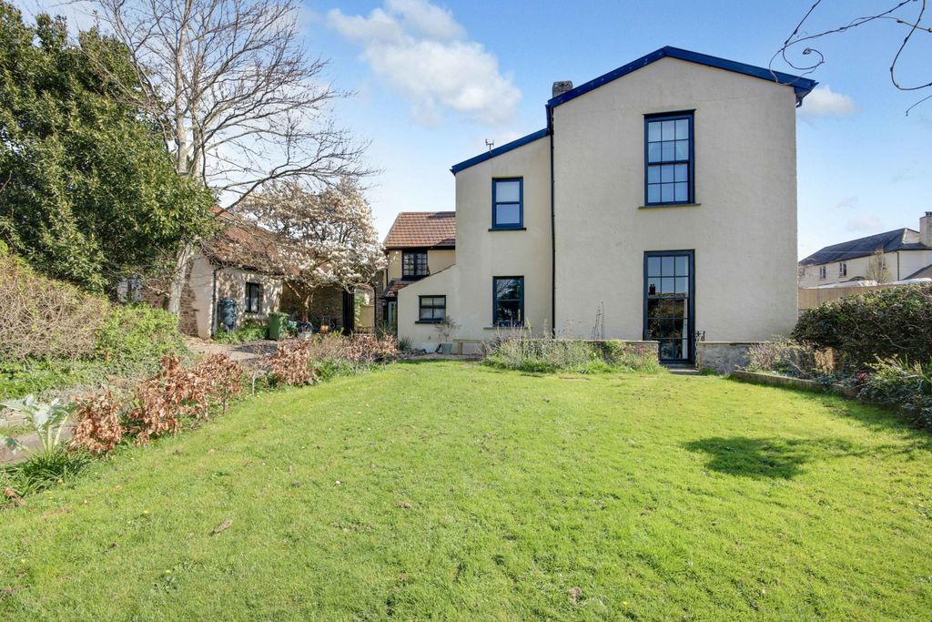 Property photo 1 of 24