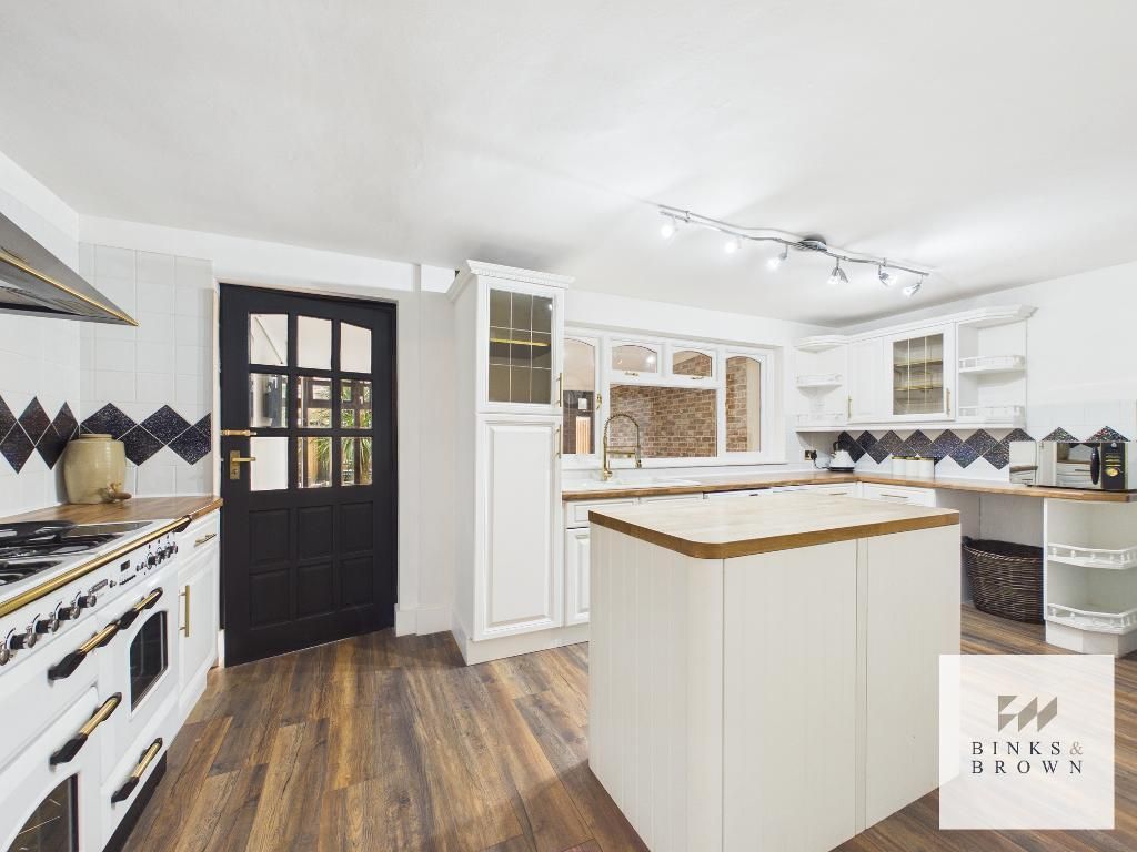 Property photo 3 of 18 Photo 3