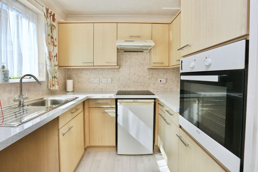 Property photo 2 of 17 Photo