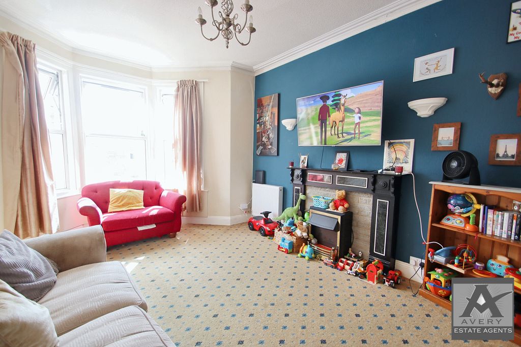 Property photo 2 of 14 Gallery