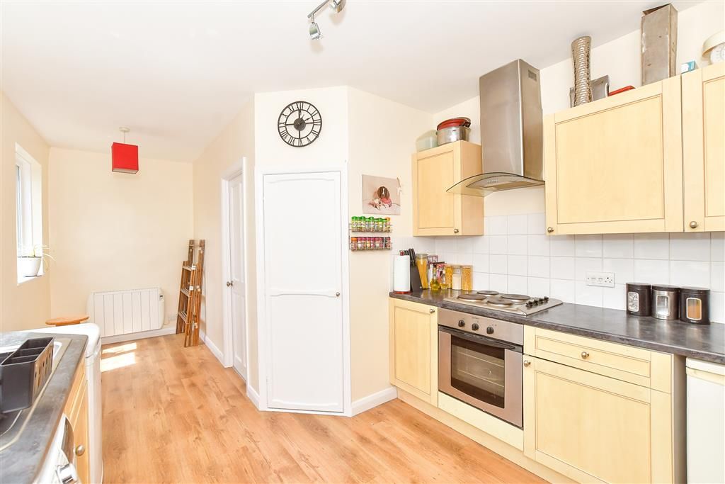 Property photo 2 of 8 Kitchen