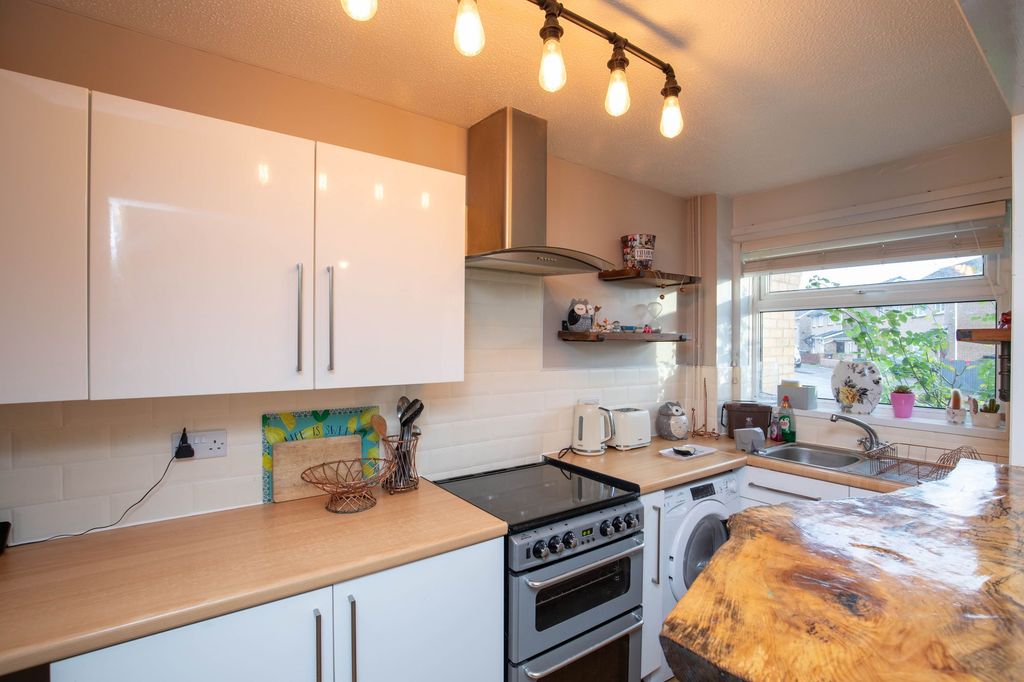 Property photo 3 of 20