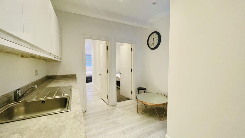 Property photo 2 of 5 Kitchen