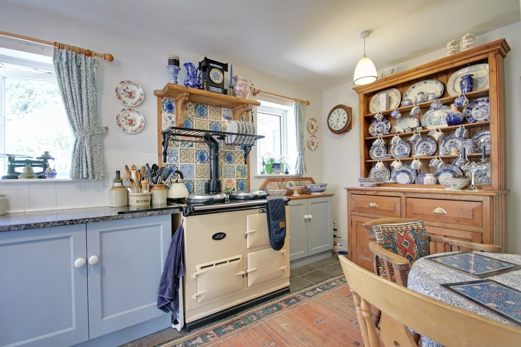 Property photo 2 of 22