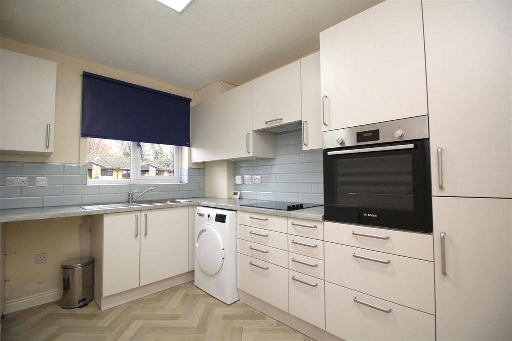 Property photo 2 of 11 Kitchen 1.Jpg