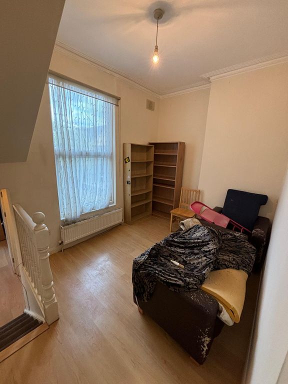 Property photo 3 of 4