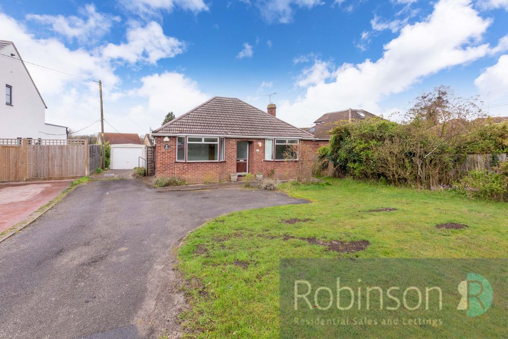 Property photo 2 of 13 40 Hurst Road-7