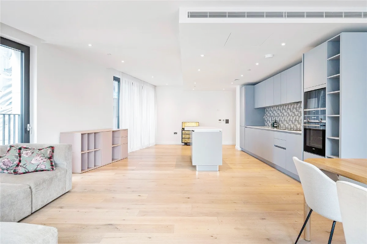 Property photo 2 of 18