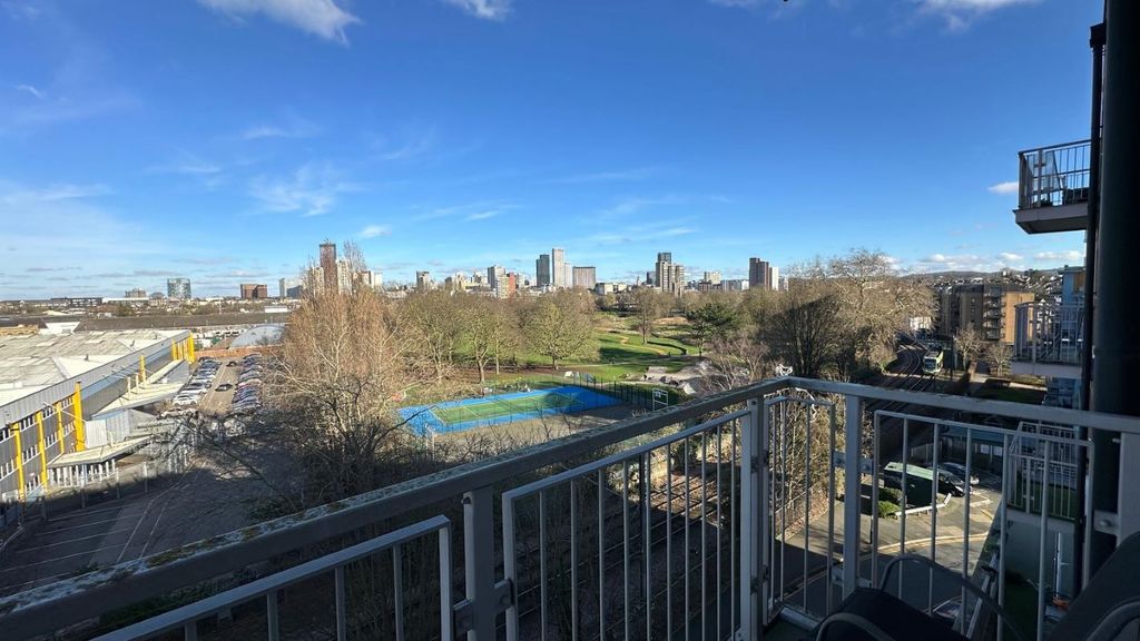 Property photo 3 of 12