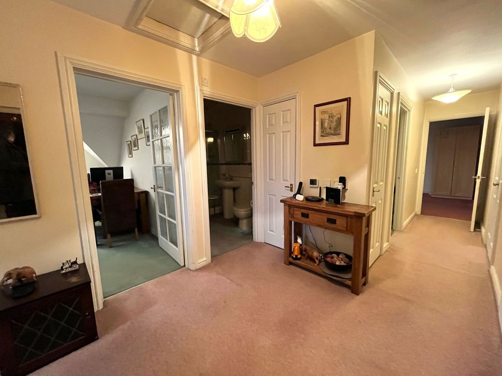 Property photo 2 of 24