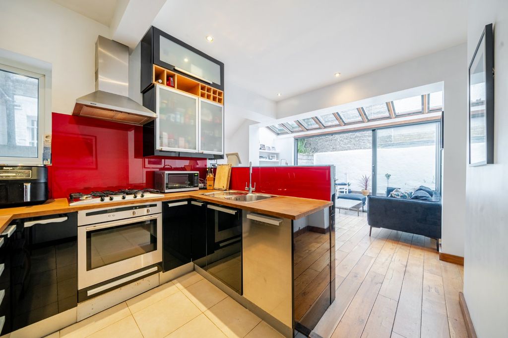 Property photo 2 of 20 Picture No. 08