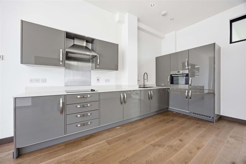 Property photo 3 of 22 Kitchen