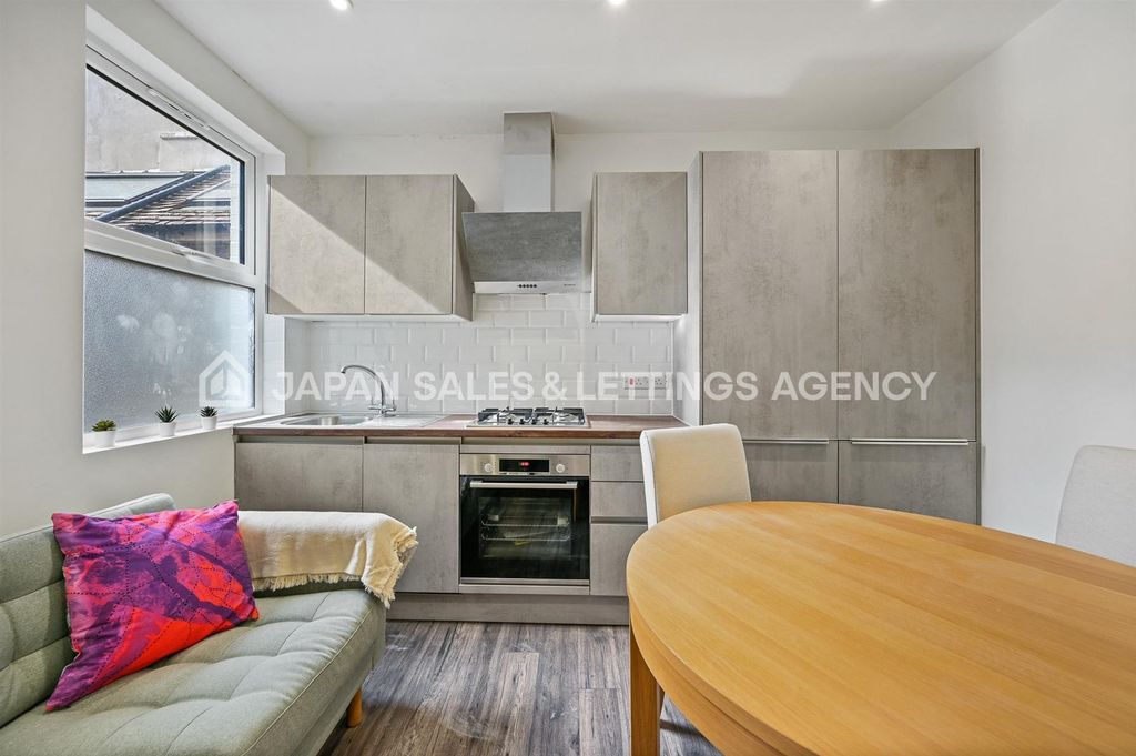 Property photo 2 of 8 Wm_7Hxsh923Sk2E2B5Ad5Waja.Png