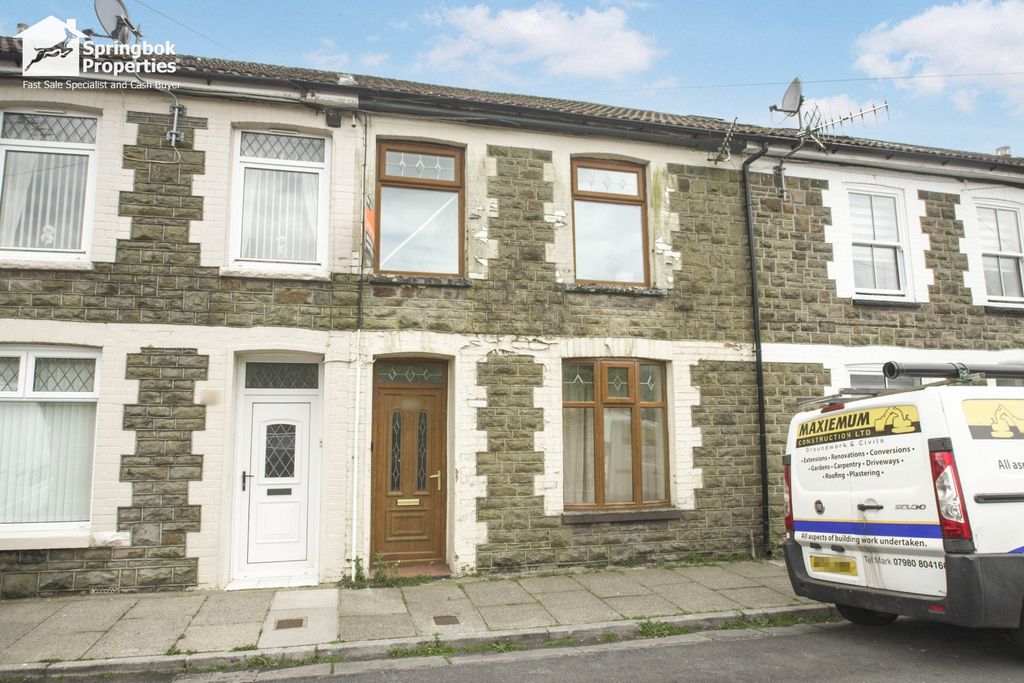 Property photo 1 of 10 Front View