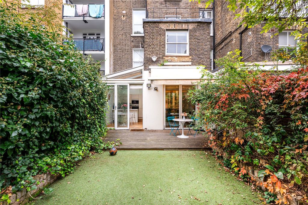 Property photo 3 of 15 Outside Space