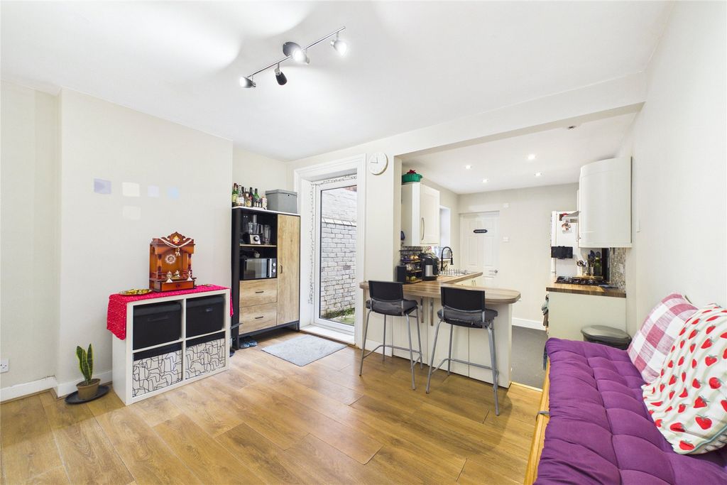 Property photo 2 of 9 Picture No. 01