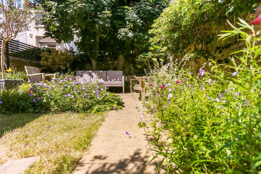 Property photo 3 of 21