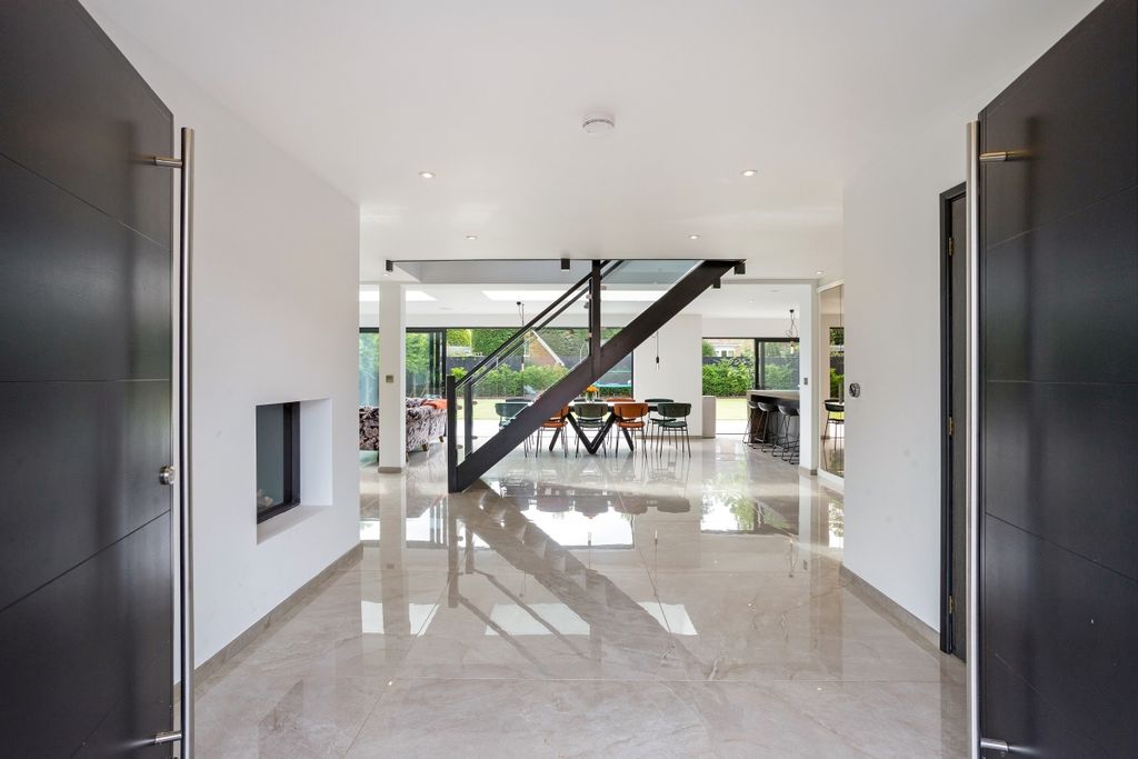 Property photo 1 of 17 41 The Fairways 2...