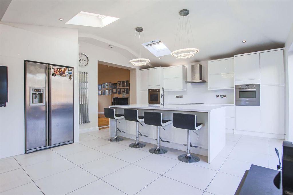 Property photo 2 of 22 Kitchen