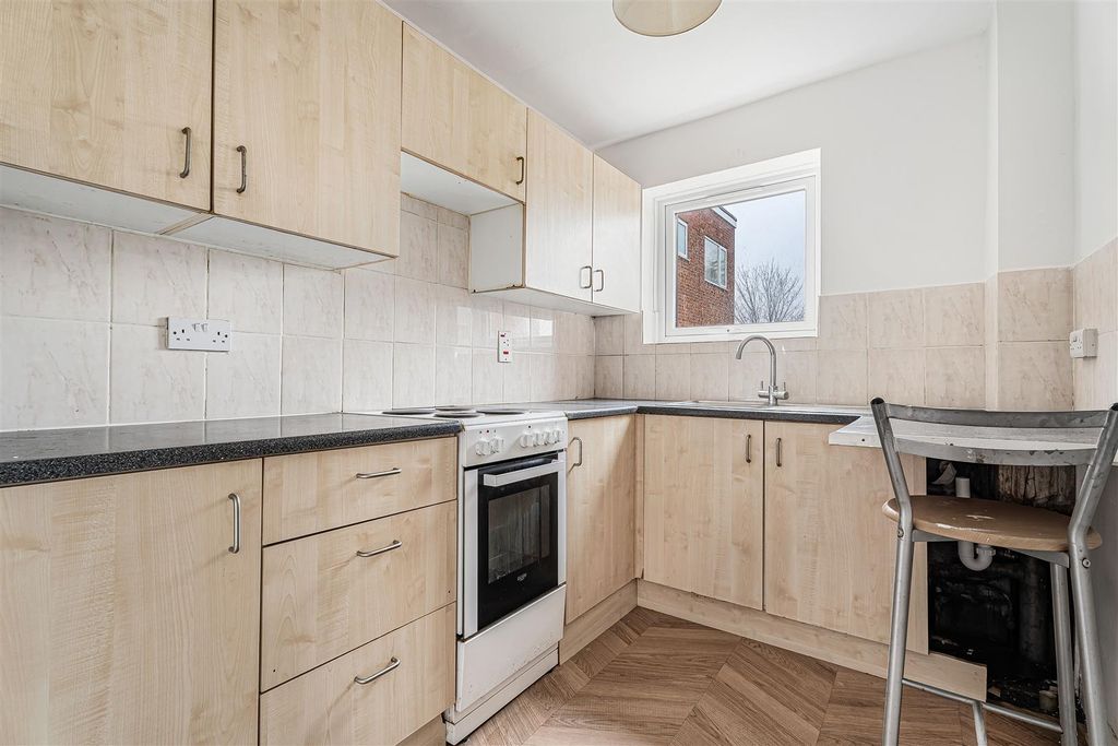 Property photo 3 of 15 18_72708.Jpg