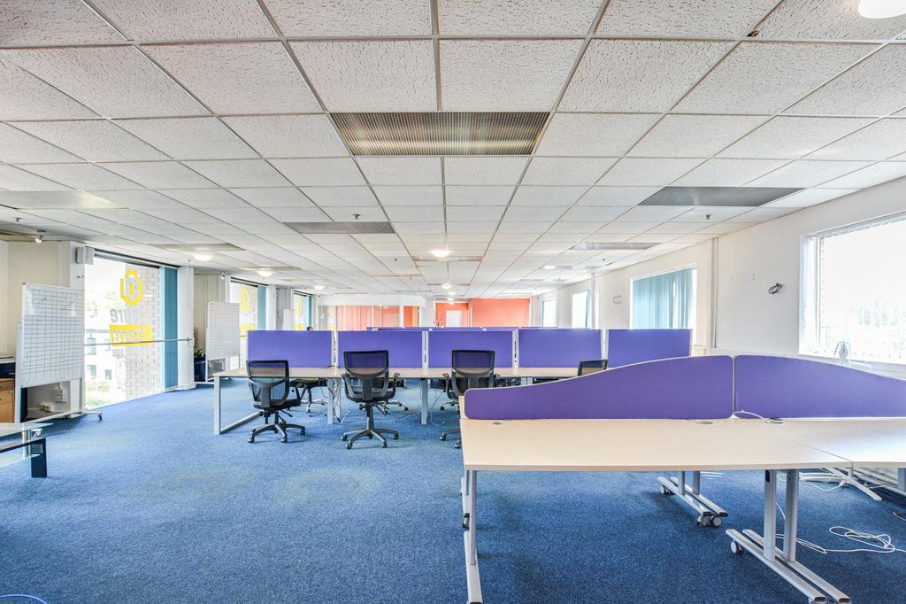 Property photo 3 of 42