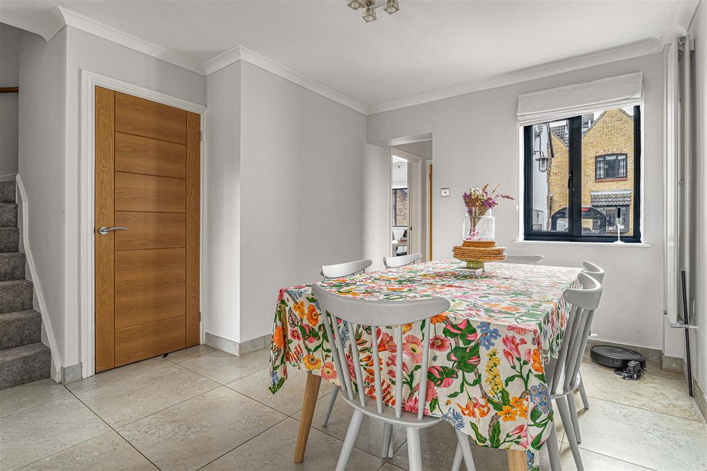 Property photo 3 of 17 12_73494.Jpg