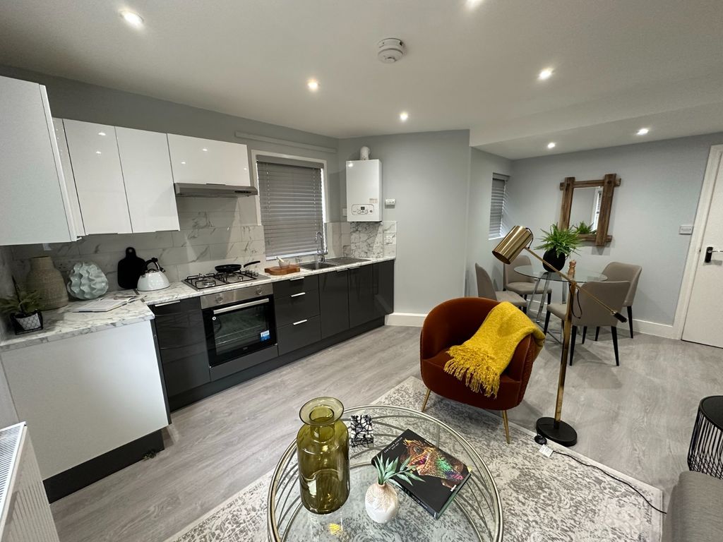 Property photo 1 of 13 Photo 3