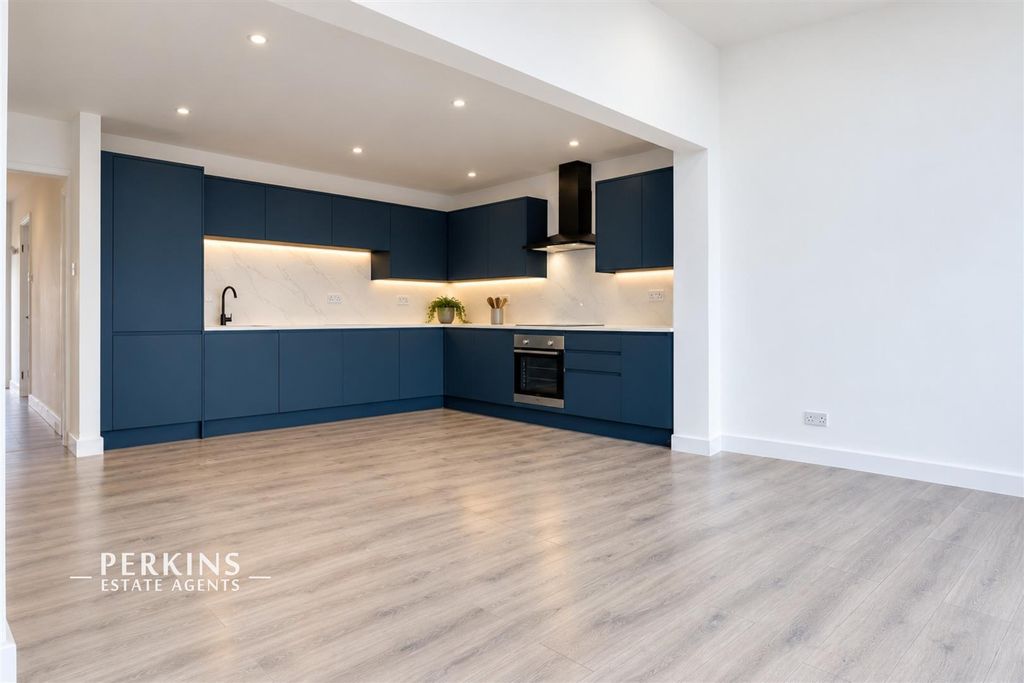 Property photo 1 of 6 Kitchen.Jpg
