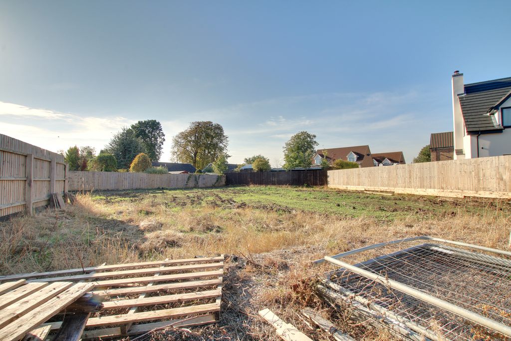 Property photo 2 of 3
