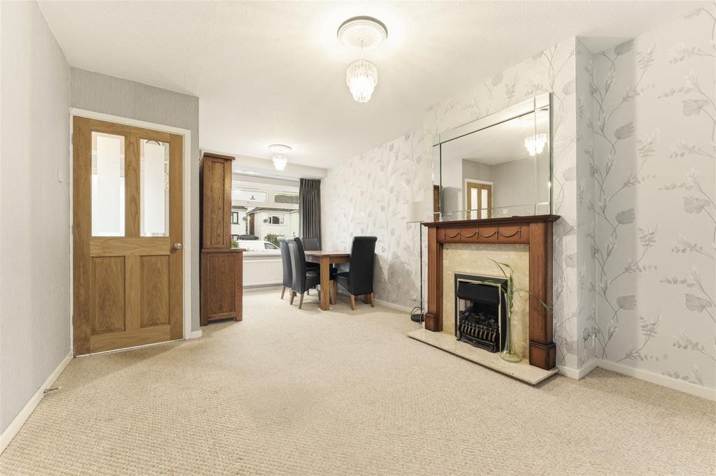 Property photo 3 of 19 13-A7402436.Jpg