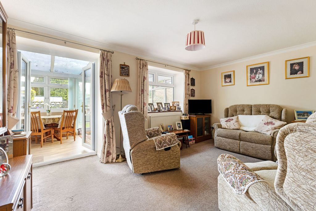 Property photo 3 of 9 3