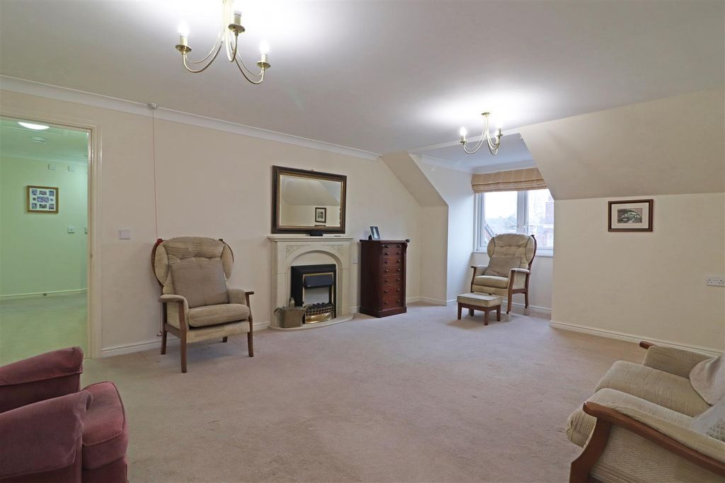 Property photo 2 of 14